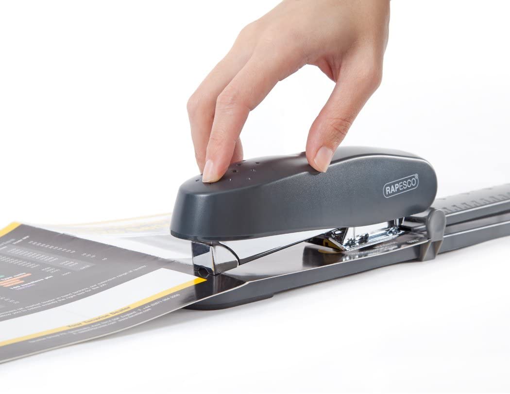 Rapesco Cucitrice a braccio lungo 790 con Profondità di cucitura fino a 300 mm. Cuce fino a 25 fogli da g 80 Nero - immagine 3